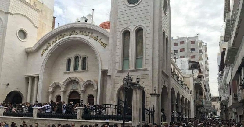 Πνίγηκαν οι ορθόδοξες εκκλησίες στην Συρία από την προσεύλεση του κόσμου